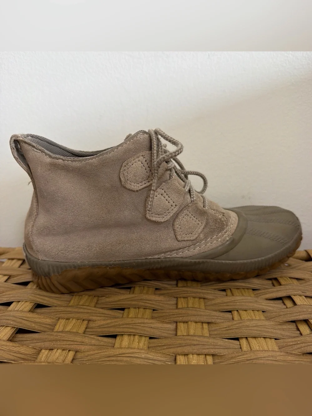Sorel Out n About Plus Duck Ankle Boots Women’s Size 7 Taupe Gray Suede Leather